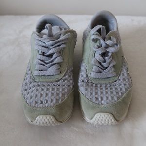Reebok Sneakers